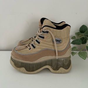 90s Y2K TRUCK ZONE platforms‎